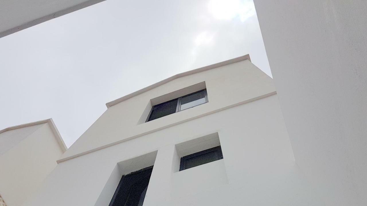 The White House Villa Orzola Bagian luar foto
