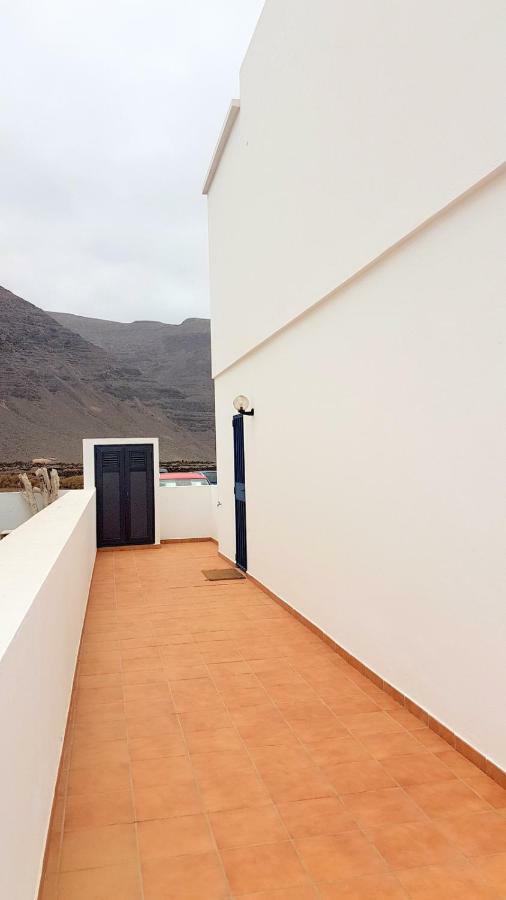The White House Villa Orzola Bagian luar foto